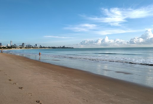 Praia de Manaíra, em João Pessoa, tem boa qualidade da água para banho.