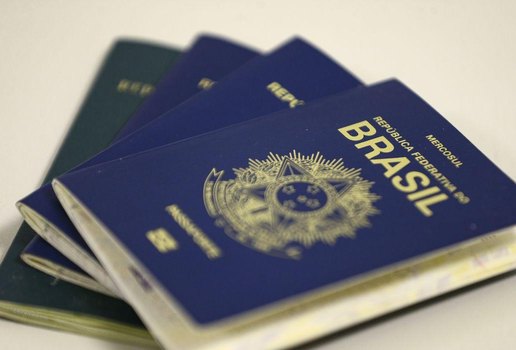 Ucranianos terão acesso ao passaporte humanitário brasileiro, segundo o presidente Bolsonaro