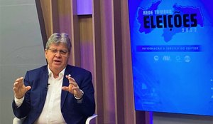 João Azevêdo (PSB) durante entrevista na TV Tambaú.