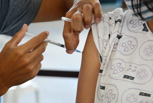 As vacinas estão disponíveis em diversos pontos da capital paraibana.