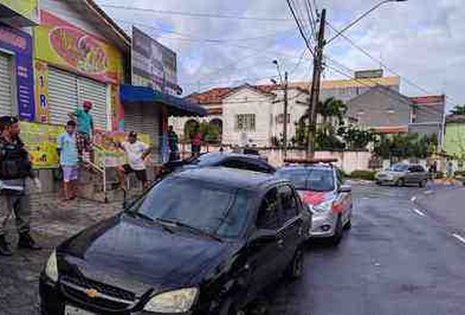 Assalto motorista esfaqueado centro