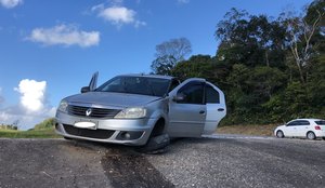 Carro roda na pista, mas família sai ilesa de acidente: 'milagre de Deus'