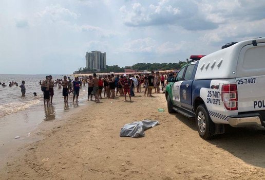 Imagens fortes: banhistas encontram ossada humana em Manaus