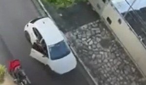 Mulher arrastada manaira