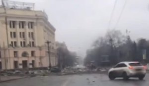Destroços em Kharkiv após ataque russo