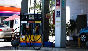 A média do preço da gasolina é de R$ 4,75.