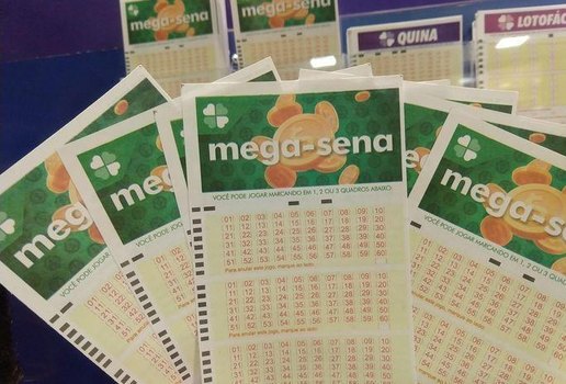 Apostas simples da Mega-Sena custam R$ 4,50.
