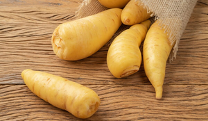 Além de versátil na cozinha, a mandioquinha é fonte de diversos nutrientes que a tornam uma excelente aliada da saúde (Imagem: Odu Mazza | Shutterstock)