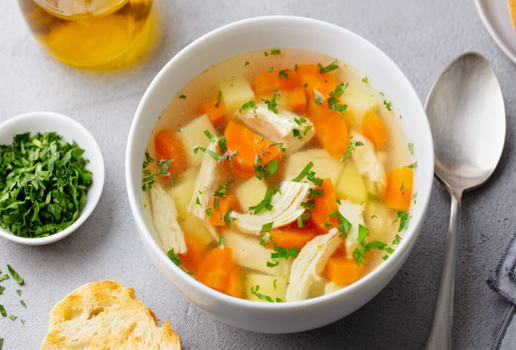 As baixas temperaturas pedem refeições quentes e nutritivas (Imagem: Anna_Pustynnikova | Shutterstock)