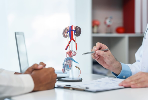 Dia Nacional do Homem reforça a importância do autocuidado masculino para a prevenção de doenças graves (Imagem: R Photography Background | Shutterstock)