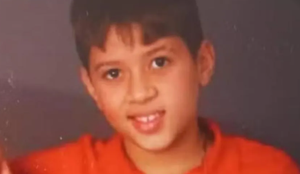 Crianca moto soledade