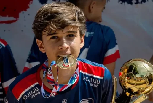 Atleta de 14 anos morre apos passar mal enquanto jogava futebol em Goias