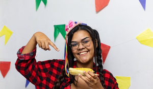 É possível fazer escolhas mais saudáveis na festa junina (Imagem: Cristian Maciel06 | Shutterstock)