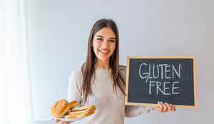 Entender as diferenças entre as condições é fundamental para adotar os cuidados corretos e evitar restrições alimentares sem necessidade (Imagem: Dragana Gordic | Shutterstock)