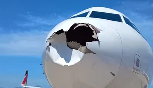 Aviao latam destruido