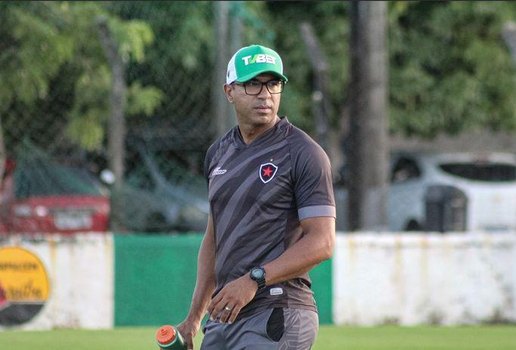 Treinador Felipe Surian foi demitido do cargo no Botafogo-PB
