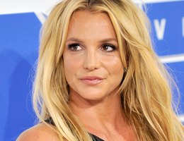 Pai de Britney Spears deixa de ser tutor da artista e fãs comemoram