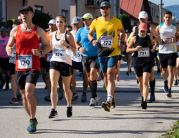 A preparação para uma maratona ou meia-maratona exige disciplina, organização e cuidados com o corpo e a mente (Imagem: Baggio na cestach | Shutterstock)