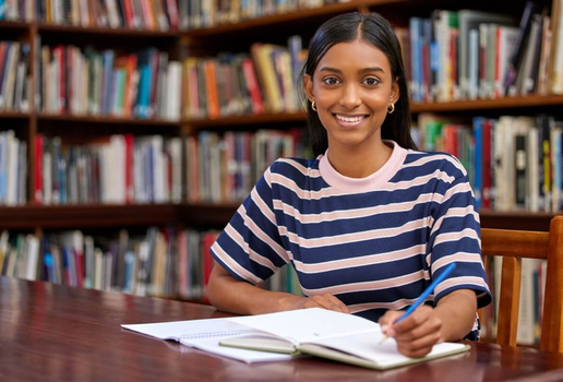 A prova de biologia do Enem avalia a capacidade do aluno de aplicar o saber de forma crítica e prática (Imagem: PeopleImages.com - Yuri A | Shutterstock)