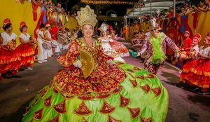Carnaval Tradicao de Joao Pessoa atrai multidao na primeira noite de desfiles 12