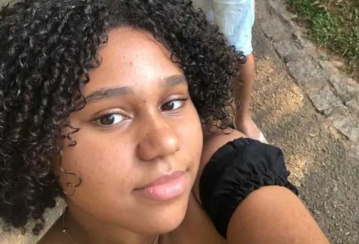 Júlia foi morta por asfixia dentro de caso.