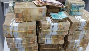 Polícia Federal investiga origem de R$ 2 milhões apreendidos em malas