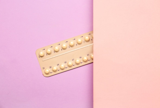 Situações e hábitos podem reduzir o efeito do anticoncepcional (Imagem: Pixel-Shot | Shutterstock)