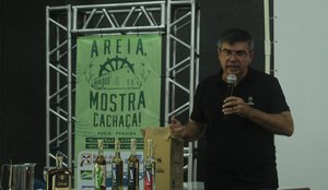 Produtores de cachaça expõem inovações de produtos em evento na Paraíba