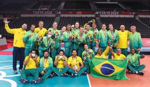 Equipe brasileira após jogo com os EUA