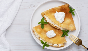 Panqueca com queijo cottage (Imagem: NataliaPopova | Shutterstock)