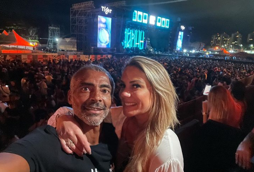 Romário está namorando jornalista 25 anos mais jovem
