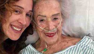 Mae de Claudia Raia morre aos 95 anos e atriz lamenta