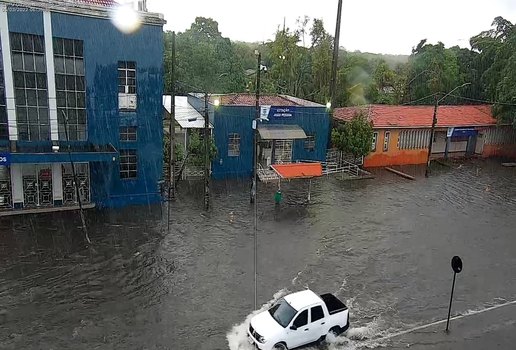 Um dos trechos localizado próximo da CBTU, no bairro do Varadouro.