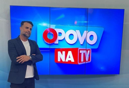 Flávio Machado apresentador do programa 'O Povo Na TV'