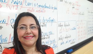 Professora e especialista em Língua Portuguesa Maria de Lourdes