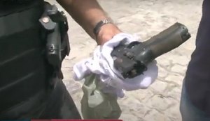 A arma do policial penal foi encontrada pela polícia após uma denúncia