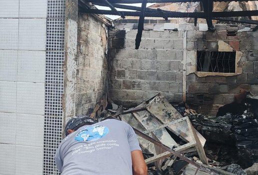 Incêndio atingiu um depósito da casa