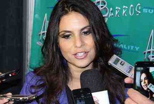 Cantora gospel Alne Barros