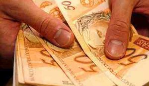 Salário mínimo ideal seria R$ 5.351, diz Dieese
