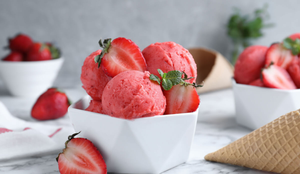 Sorvete de morango (Imagem: New Africa | Shutterstock)
