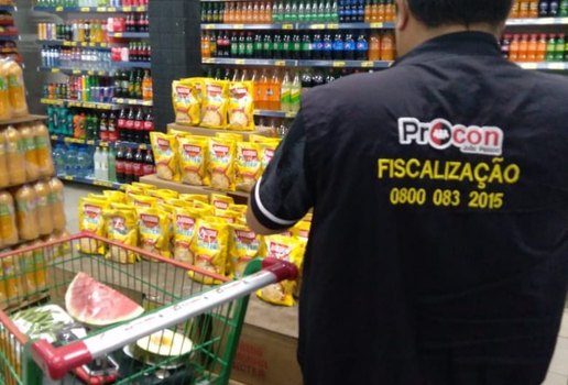 Procon apreende carne fora da validade e autua 5 supermercados em JP