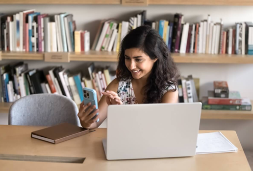 É possível preservar o foco e garantir um estudo mais eficaz sem abrir mão da conectividade (Imagem: fizkes | Shutterstock)