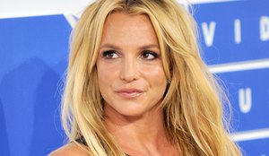 Pai de Britney Spears deixa de ser tutor da artista e fãs comemoram