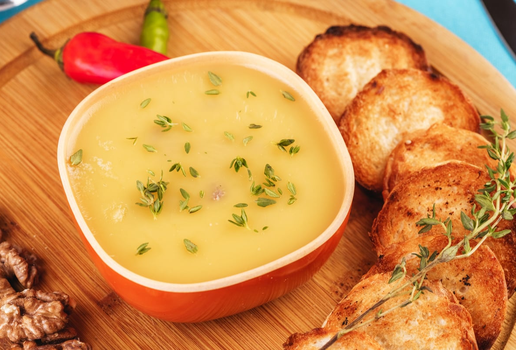 Caldo de batata (Imagem: Katrin Volkova |  Shutterstock)
