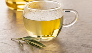 Chá de oliveira com gengibre e limão (Imagem: Picture Partners | Shutterstock)