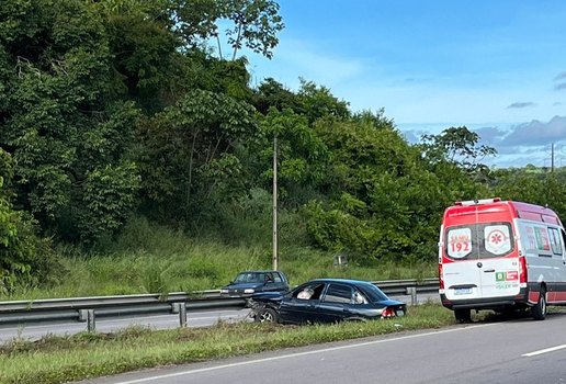 Acidente aconteceu em trecho da BR-230.