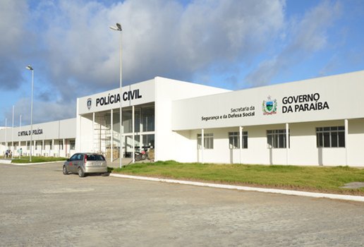 Suspeito foi levado para a Central de Polícia