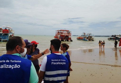 Equipes vistoriaram catamarans