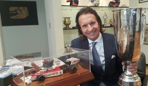 Justiça penhora carros e troféus de Emerson Fittipaldi para pagamento de dívidas