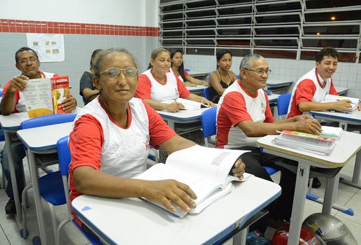 EJA é uma modalidade de ensino destinada aos jovens, adultos e idosos que não tiveram acesso à educação